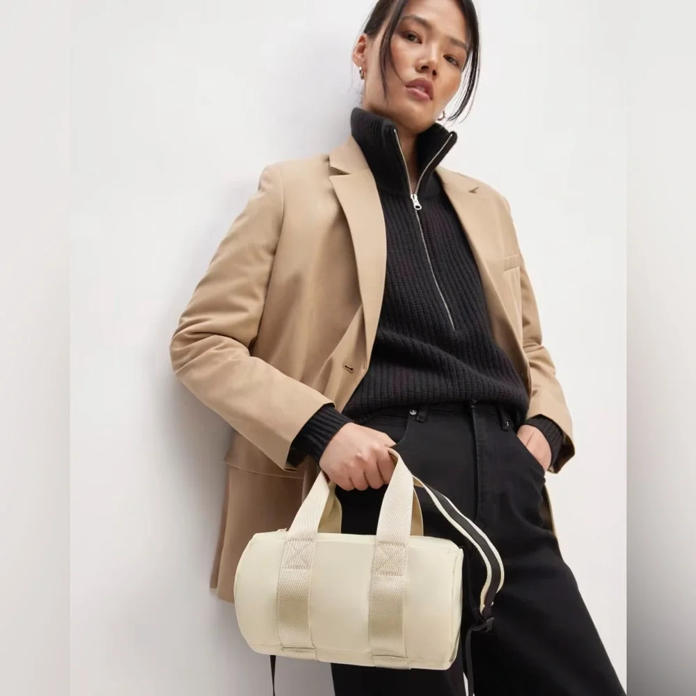 EVERLANE NWT The Recycled Nylon Crossbody bag in Beige - Picture 2 of 7